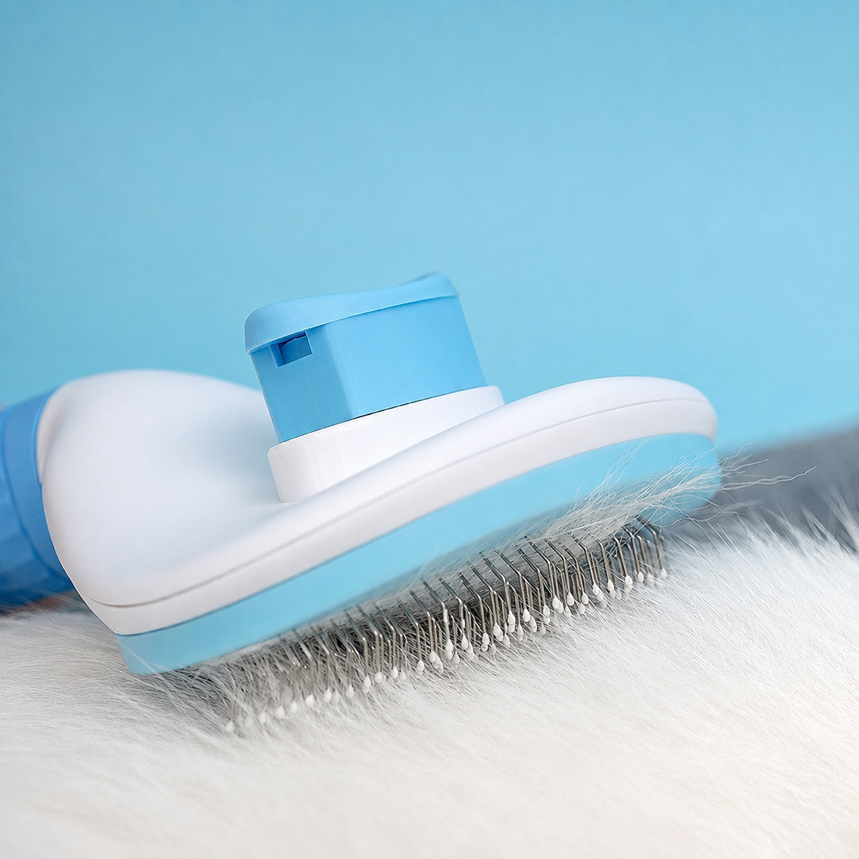One-Touch Self-Cleaning Pet Grooming Brush
